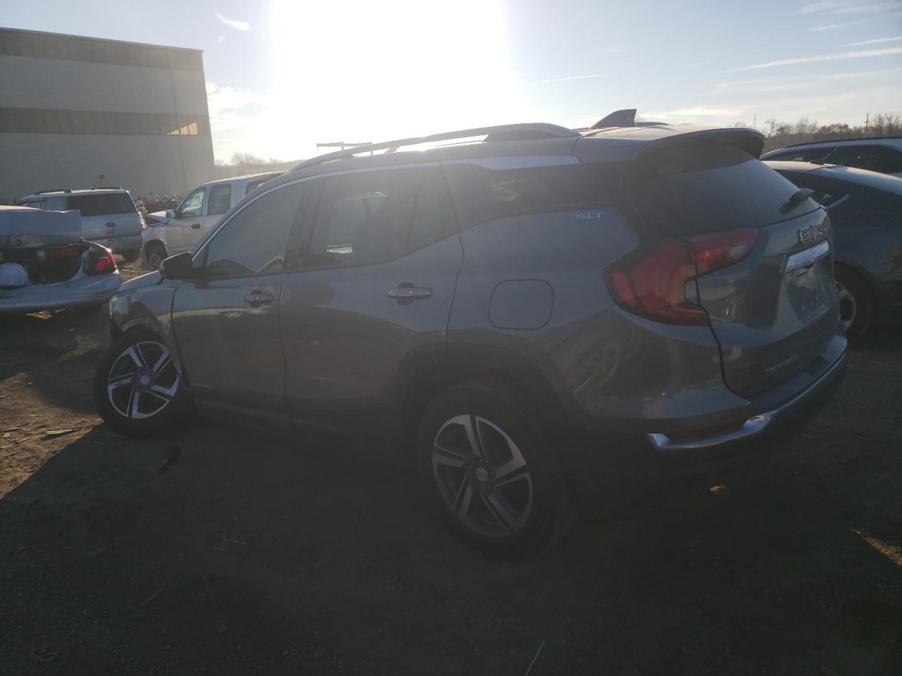 2021 GMC TERRAIN SL - Image 2