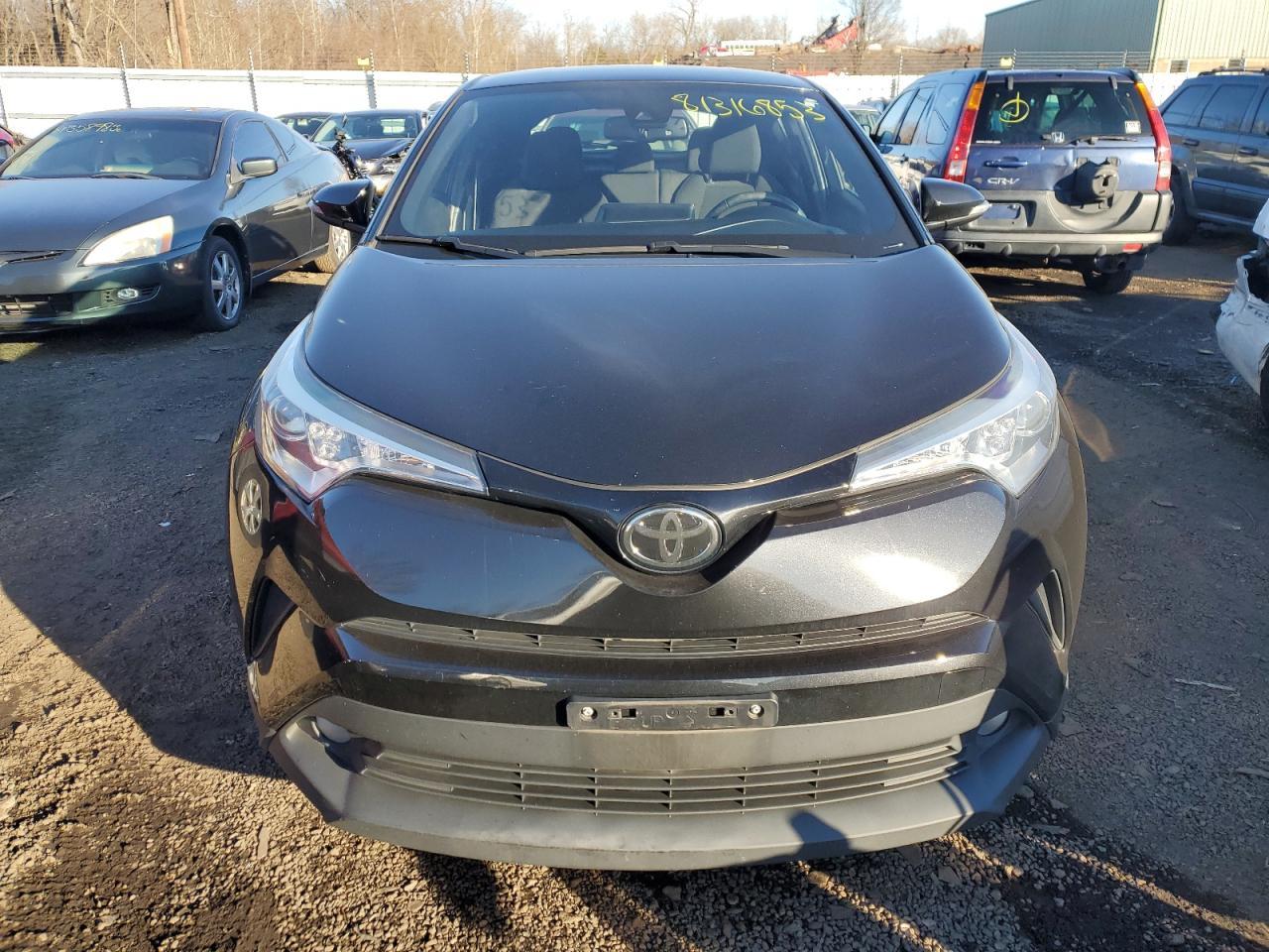 2018 TOYOTA C-HR XLE - Image 5