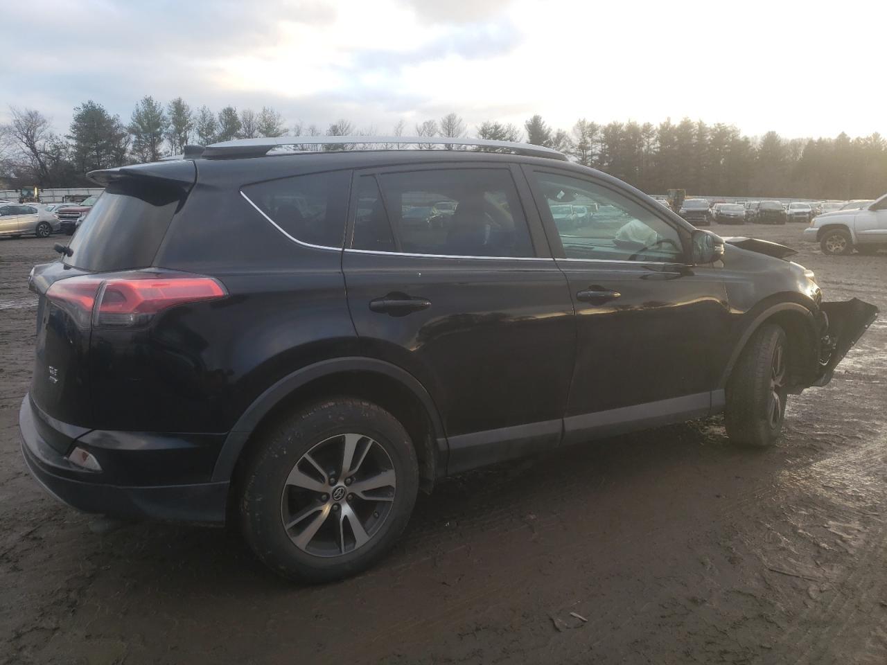 2017 TOYOTA RAV4 XLE - Image 3