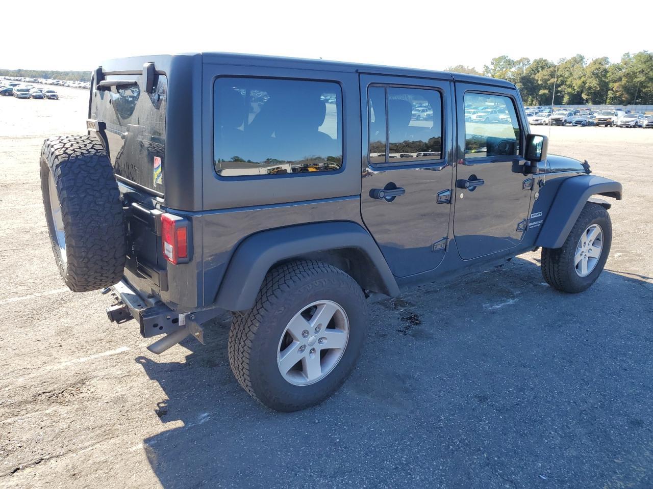 2017 JEEP WRANGLER U - Image 3