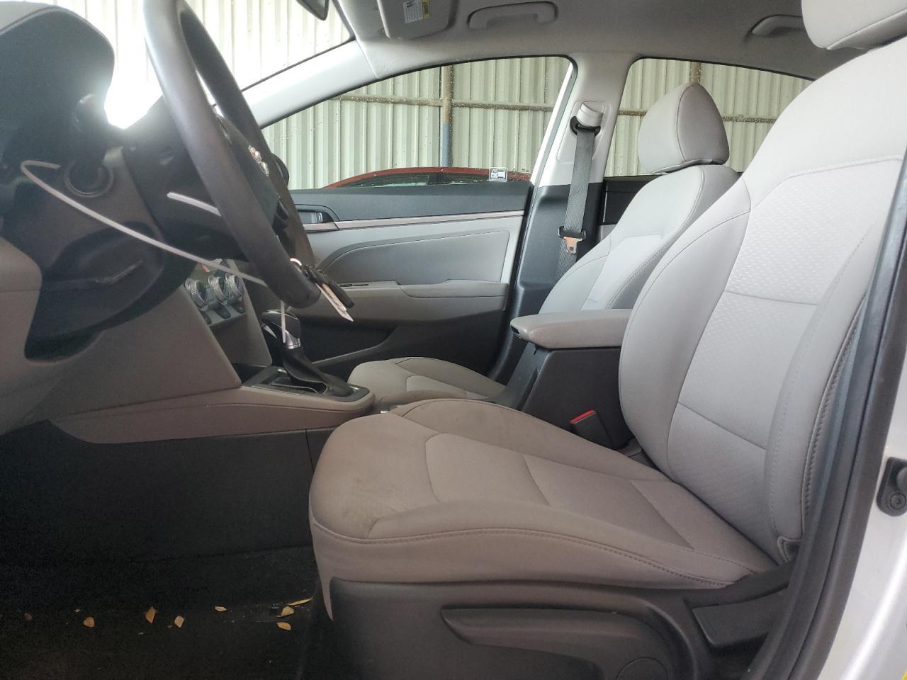 2019 HYUNDAI ELANTRA SE - Фото 7
