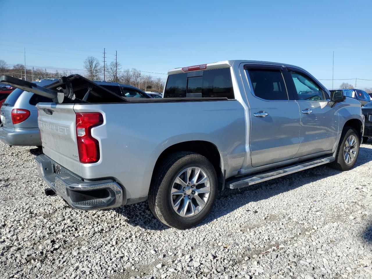 2019 CHEVROLET SILVERADO - Фото 3