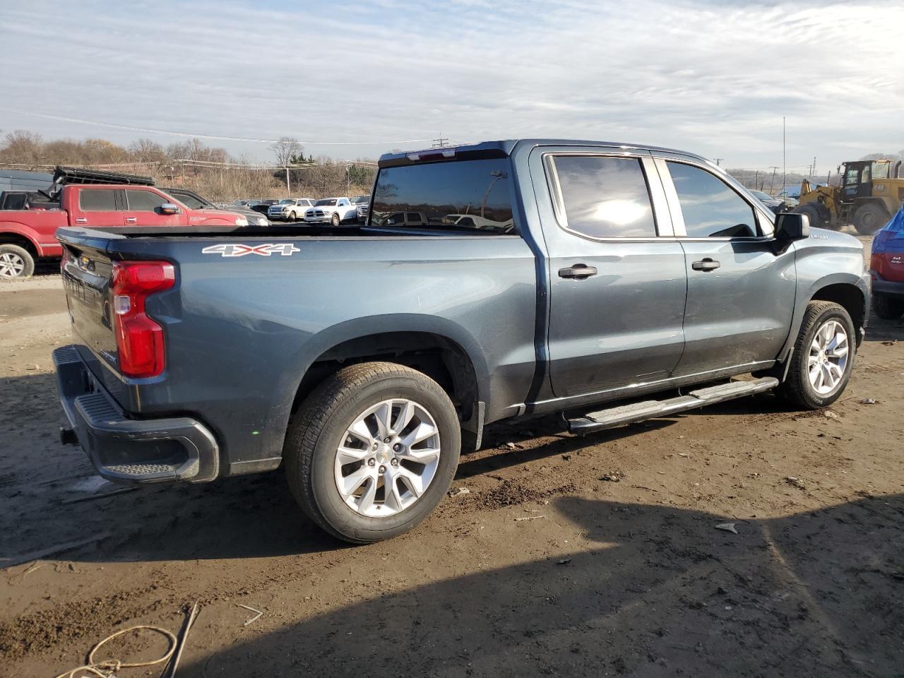 2021 CHEVROLET SILVERADO - Фото 3