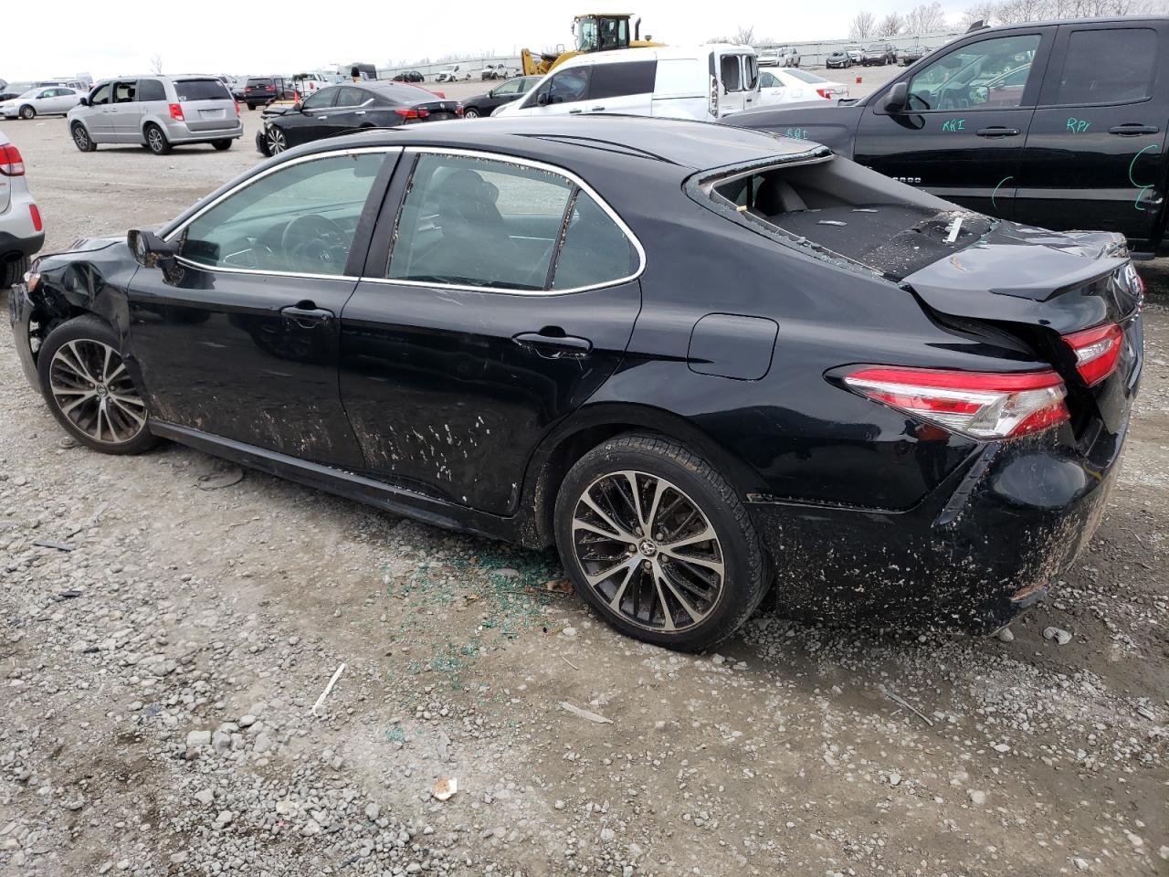 2018 TOYOTA CAMRY L - Фото 2