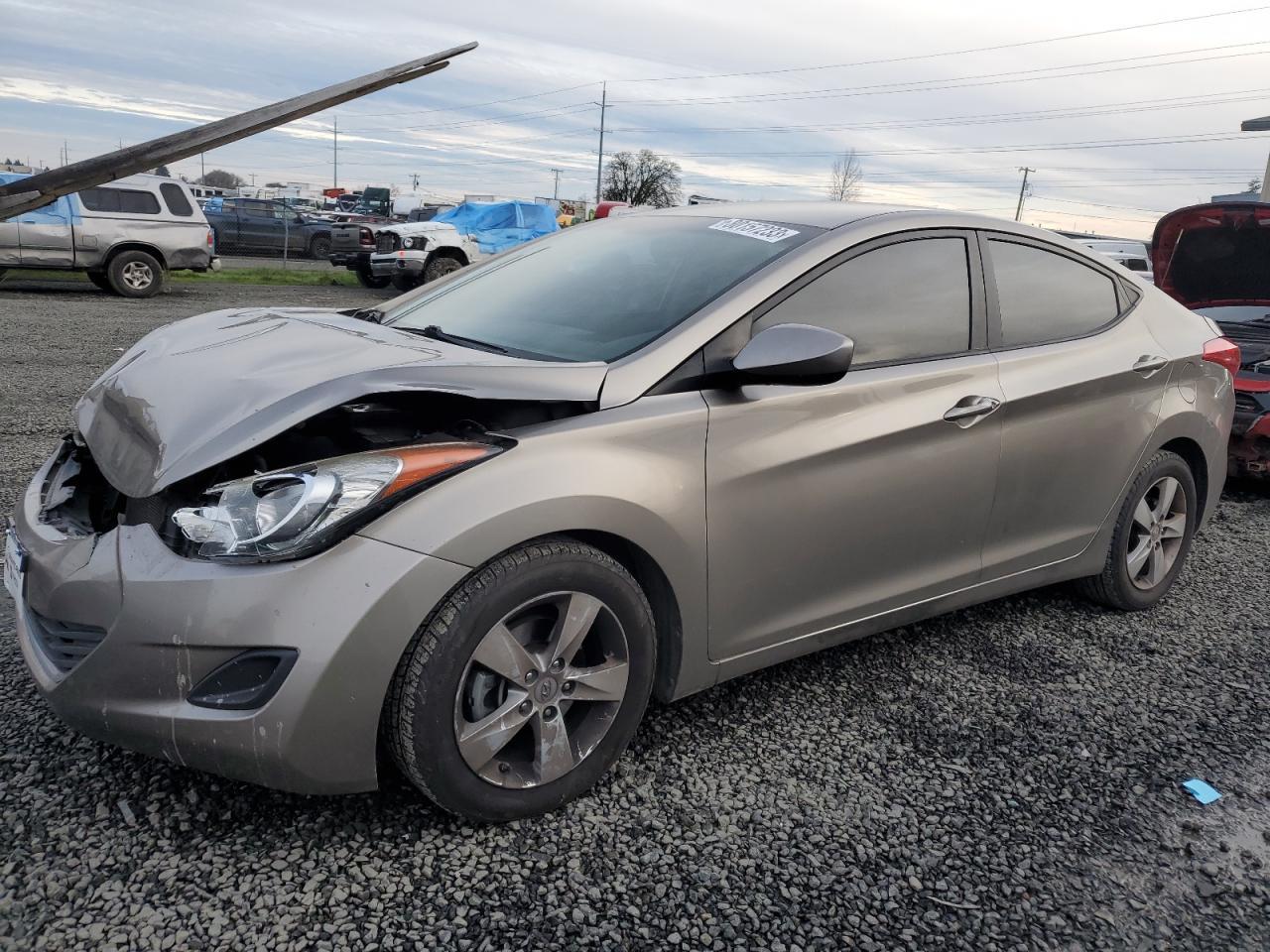 2013 HYUNDAI ELANTRA GL