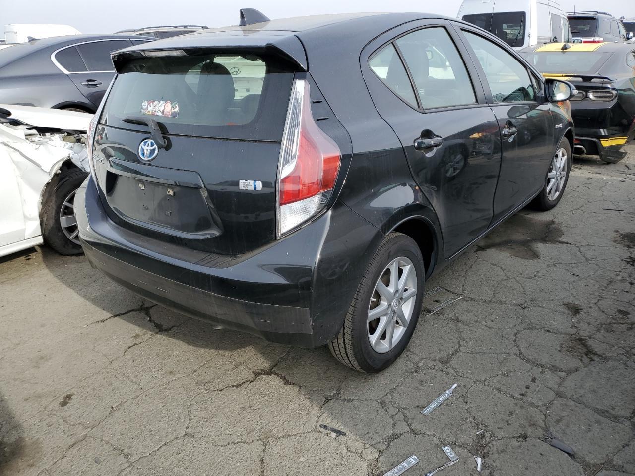 2016 TOYOTA PRIUS C - Фото 3