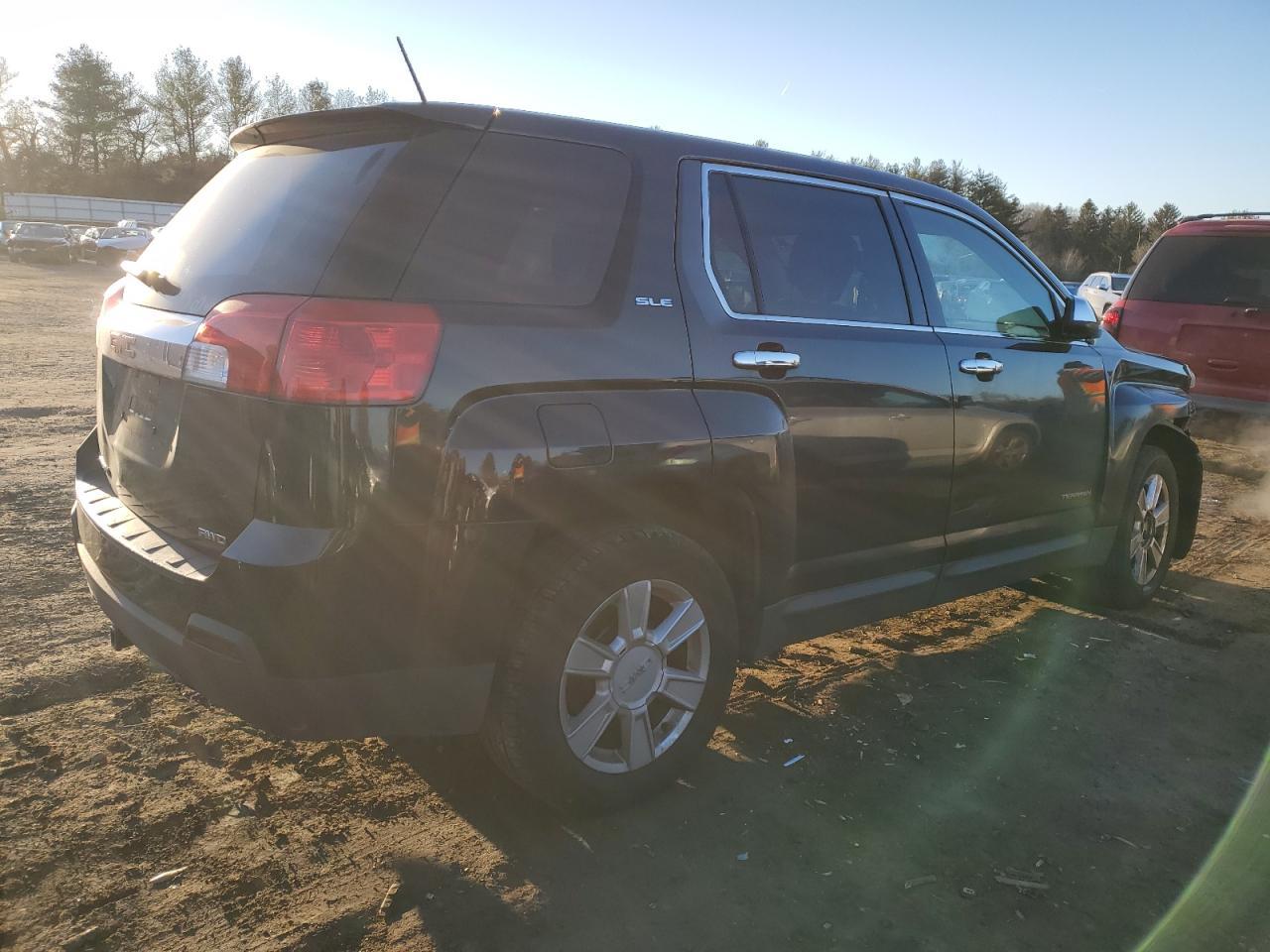 2013 GMC TERRAIN SL - Image 3