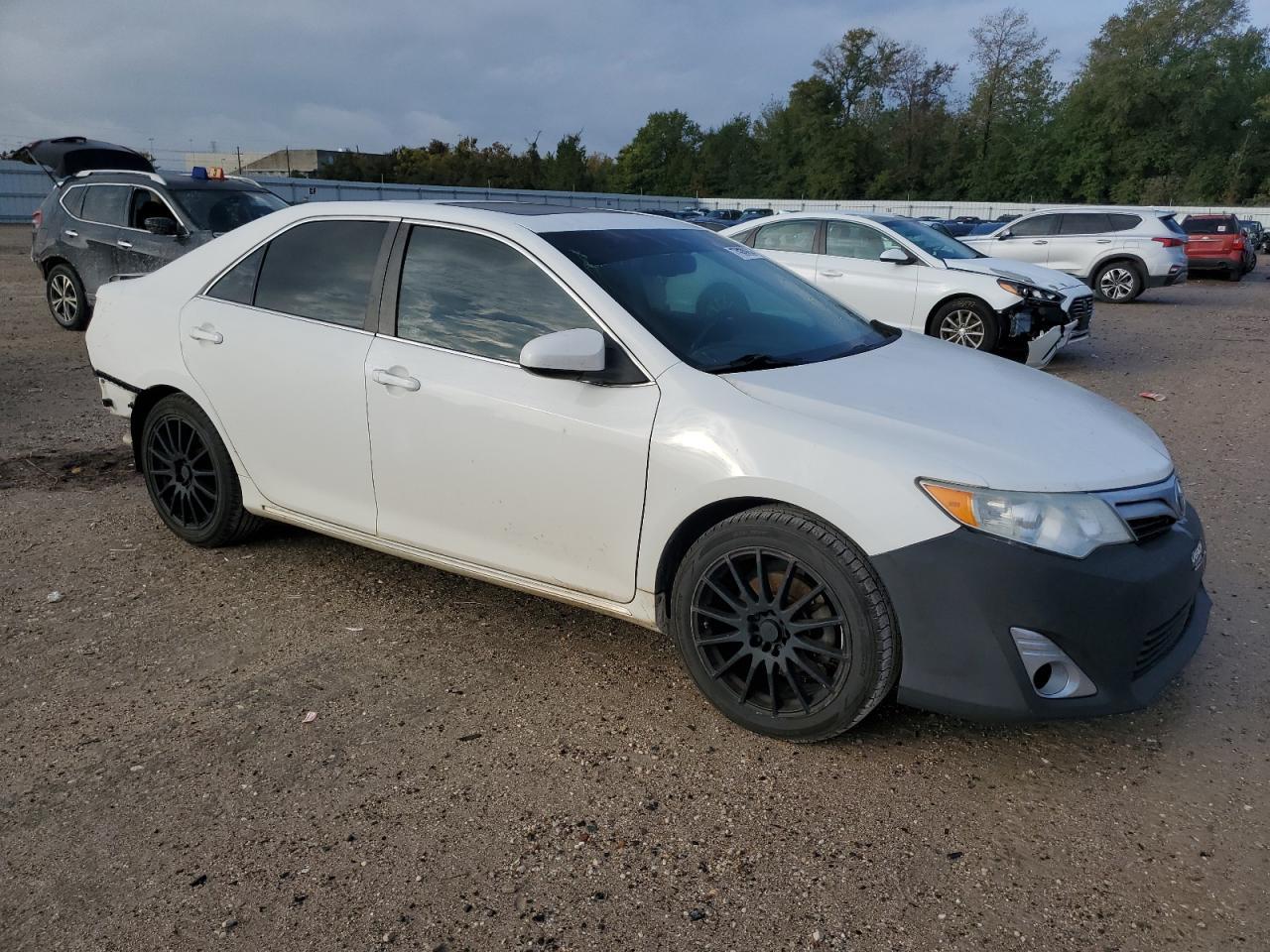 2014 TOYOTA CAMRY L - Image 4