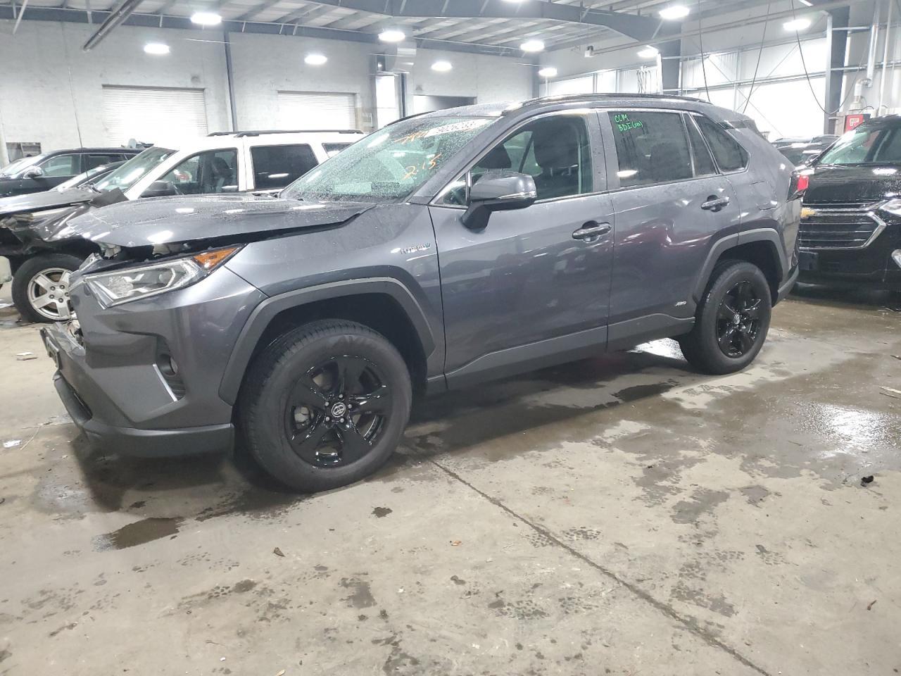 2020 TOYOTA RAV4 XLE
