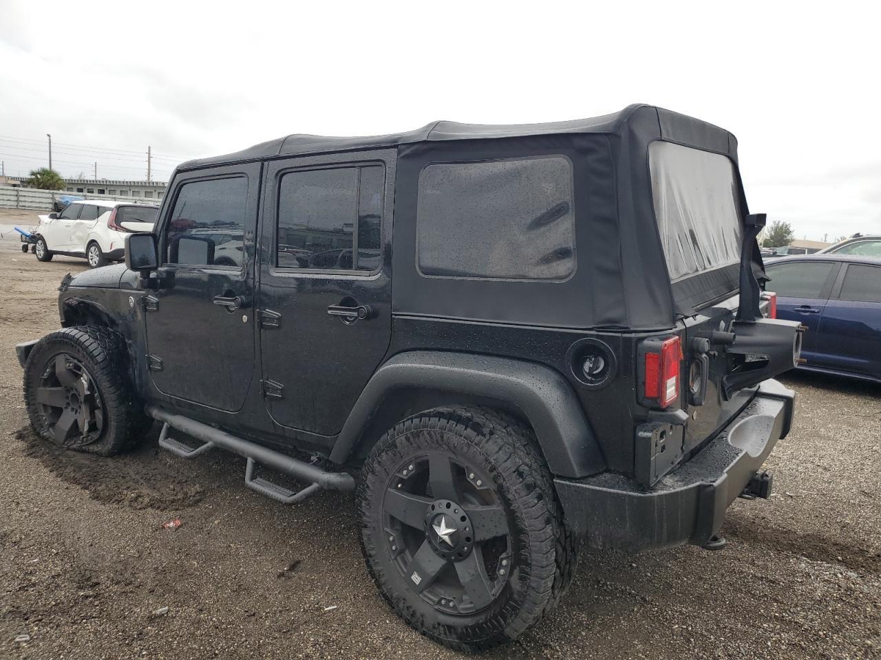 2012 JEEP WRANGLER U - Image 2