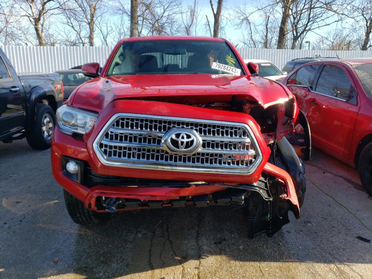 2017 TOYOTA TACOMA DOU - Фото 5