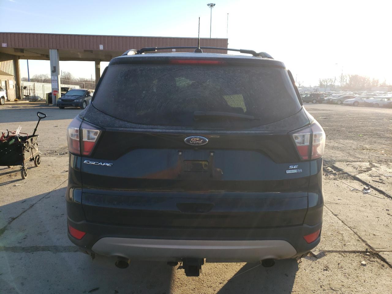 2017 FORD ESCAPE SE - Фото 6