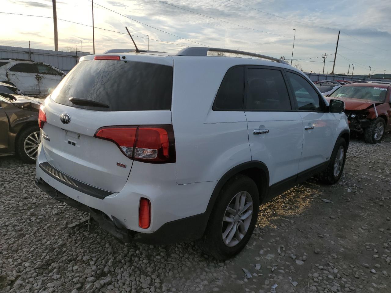 2015 KIA SORENTO LX - Image 3