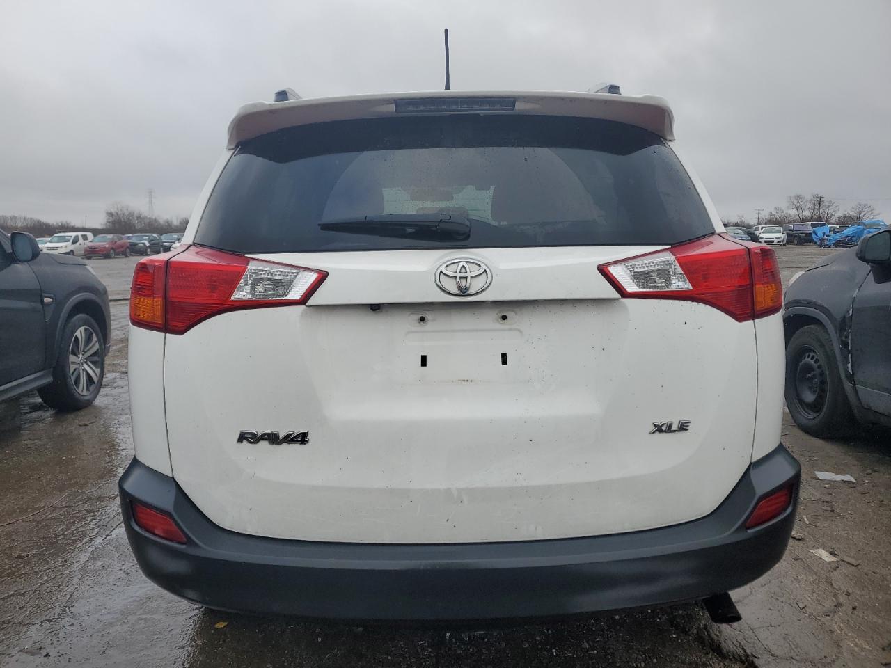 2015 TOYOTA RAV4 XLE - Image 6