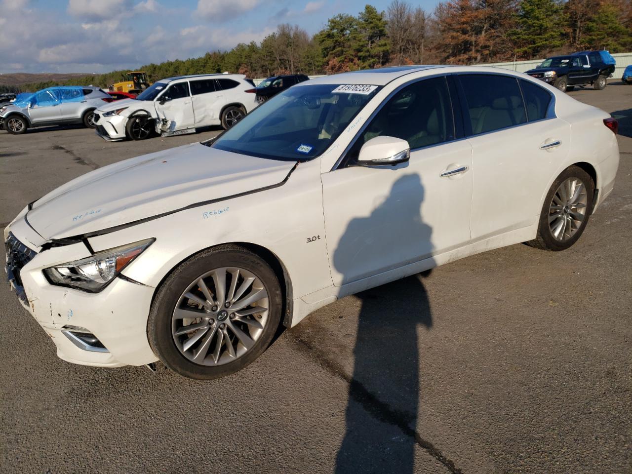 2018 INFINITI Q50 LUXE car image