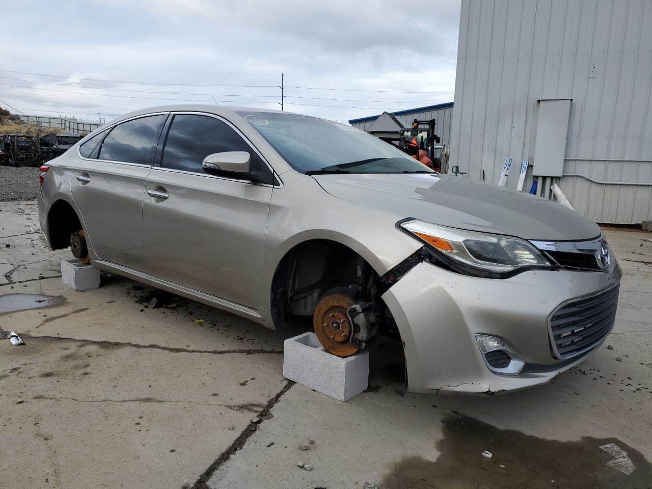 2015 TOYOTA AVALON XLE - Image 4
