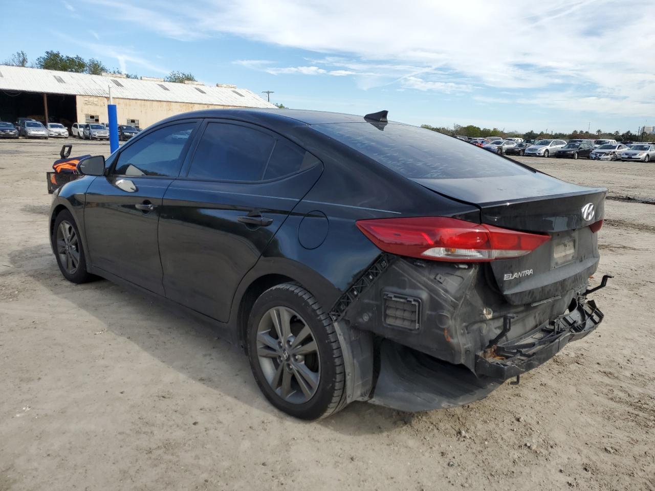 2017 HYUNDAI ELANTRA SE - Фото 2
