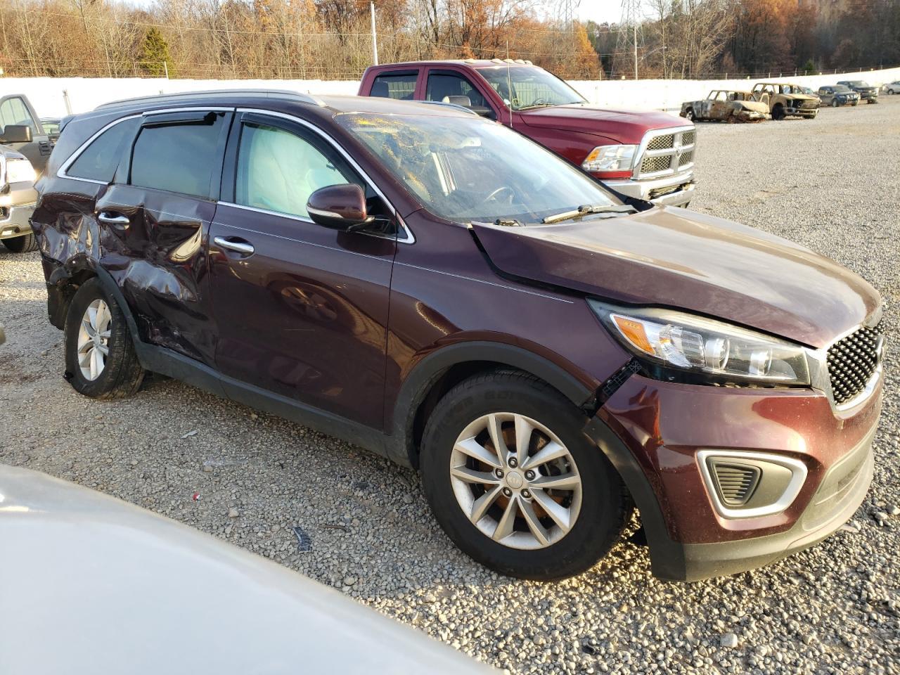 2017 KIA SORENTO LX - Image 4