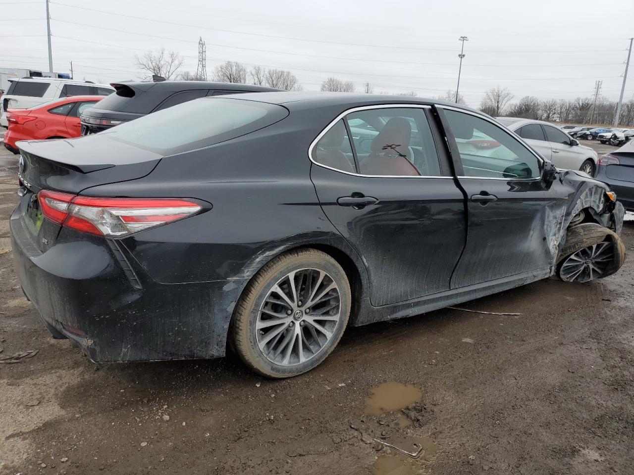 2018 TOYOTA CAMRY L - Фото 3