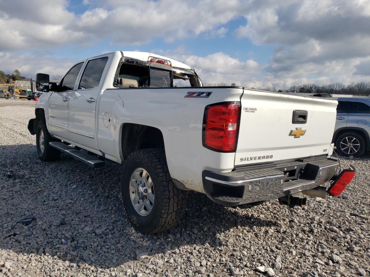 2017 CHEVROLET SILVERADO - Image 2