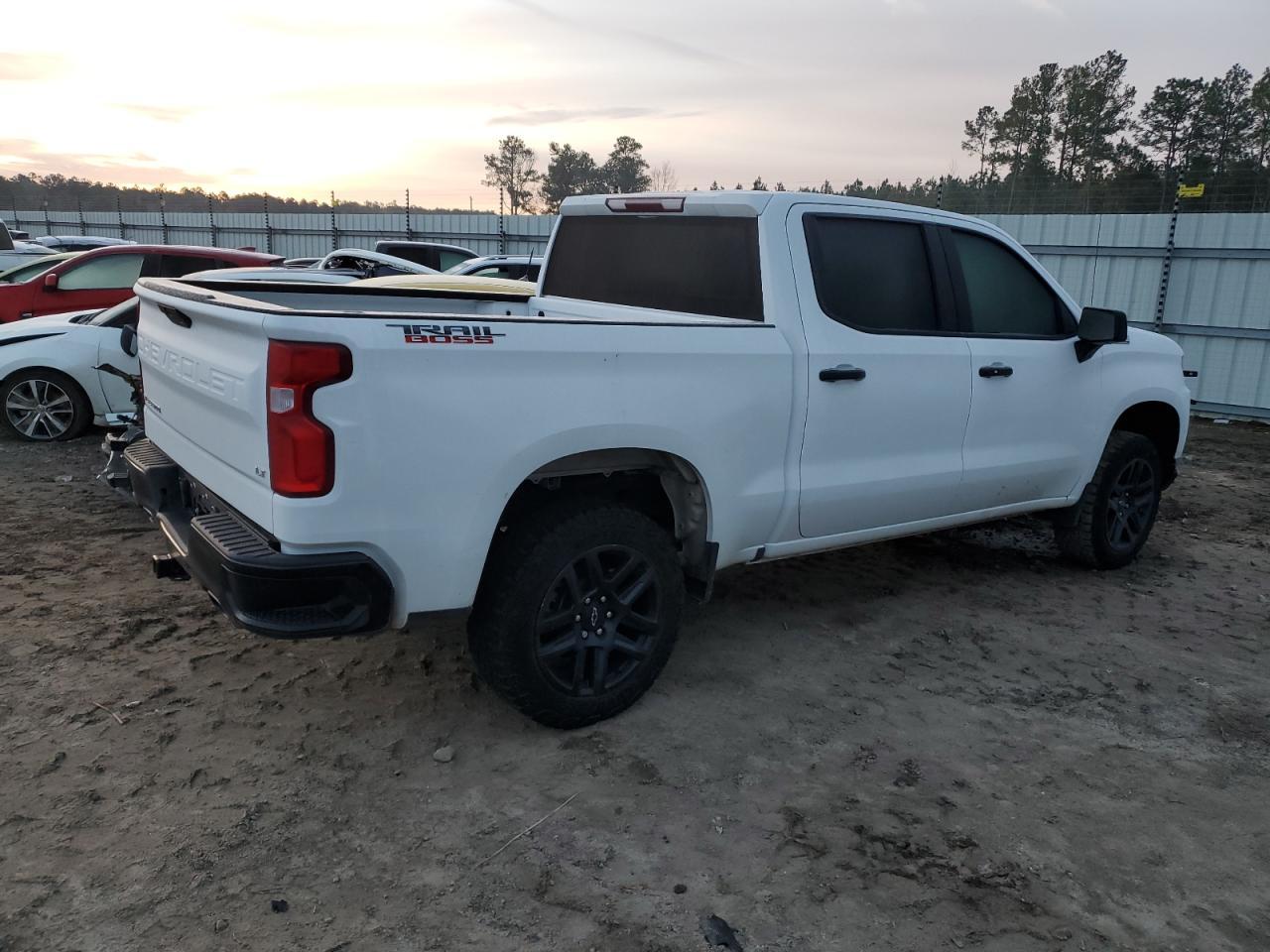 2021 CHEVROLET SILVERADO - Фото 3