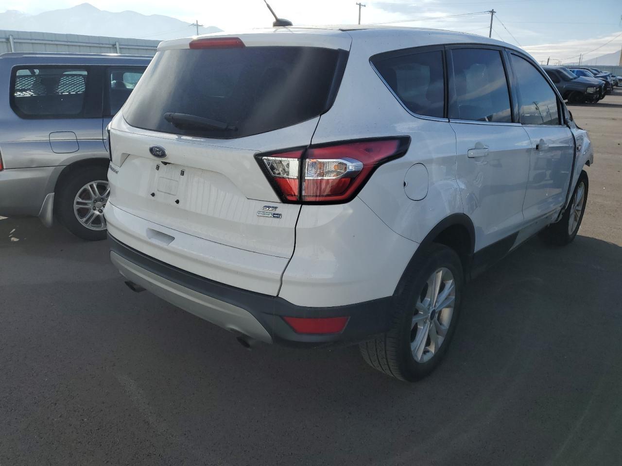 2017 FORD ESCAPE - Фото 3