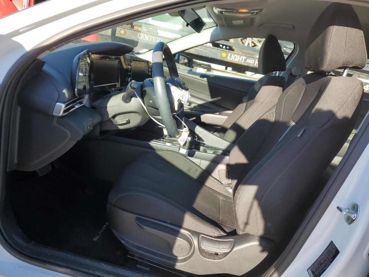 2022 HYUNDAI ELANTRA SE - Фото 7