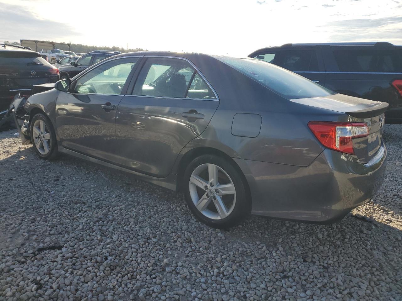 2013 TOYOTA CAMRY L - Фото 2