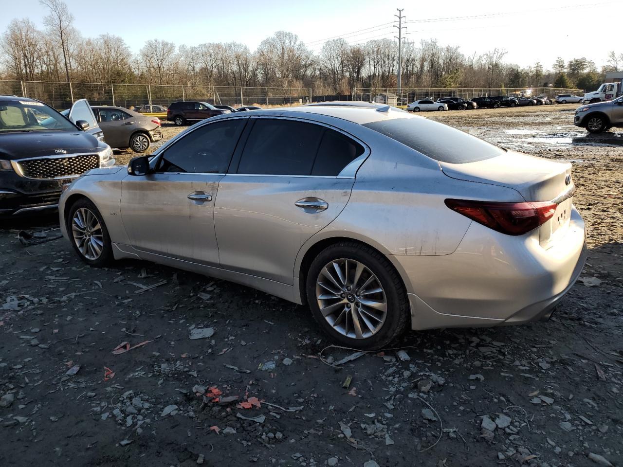 2018 INFINITI Q50 LUXE - Image 2