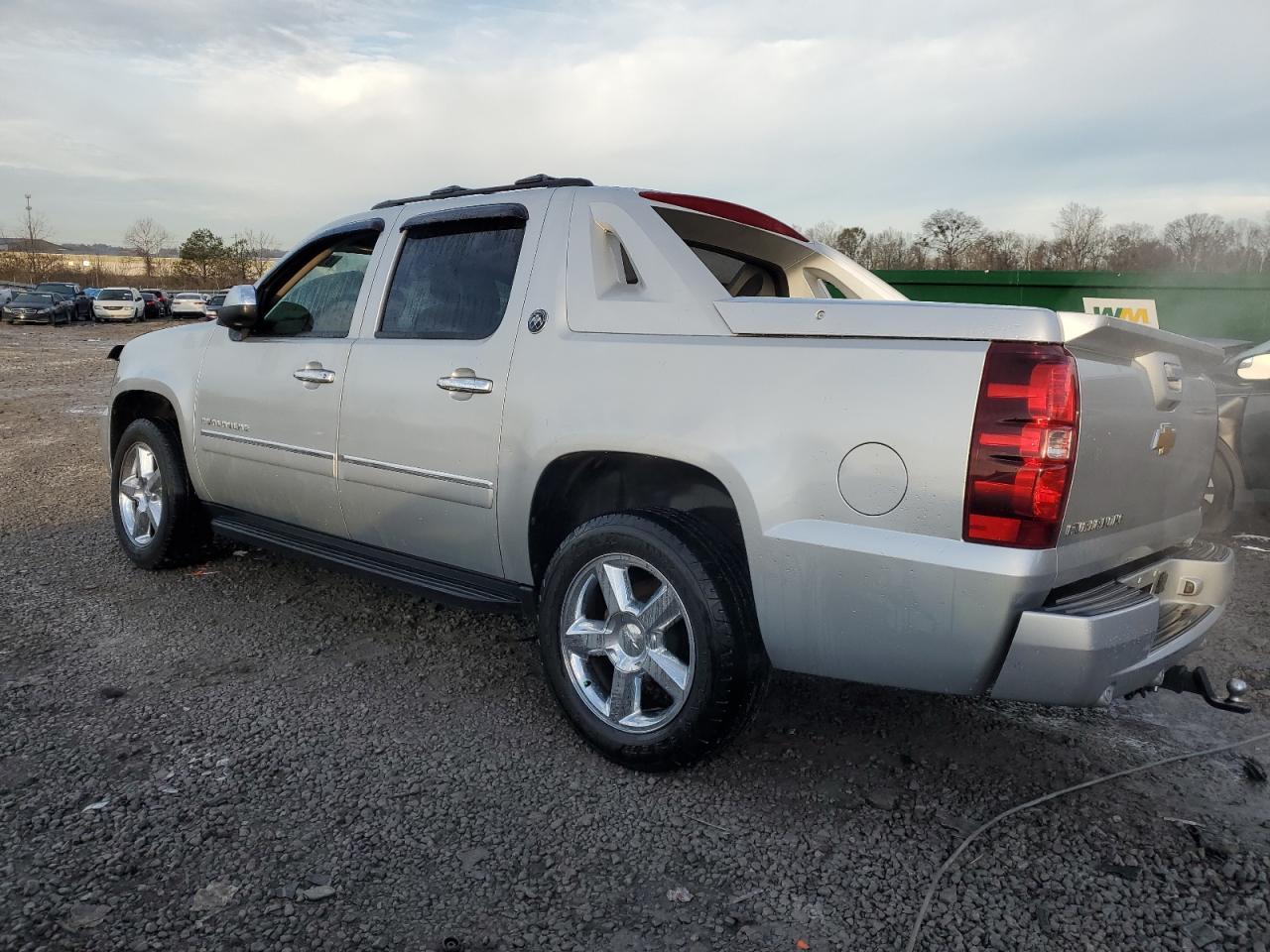 2013 CHEVROLET AVALANCHE - Фото 2