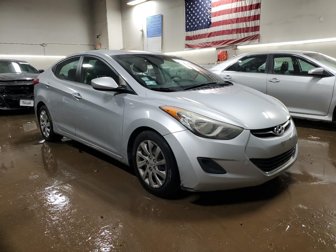 2011 HYUNDAI ELANTRA GL - Image 4