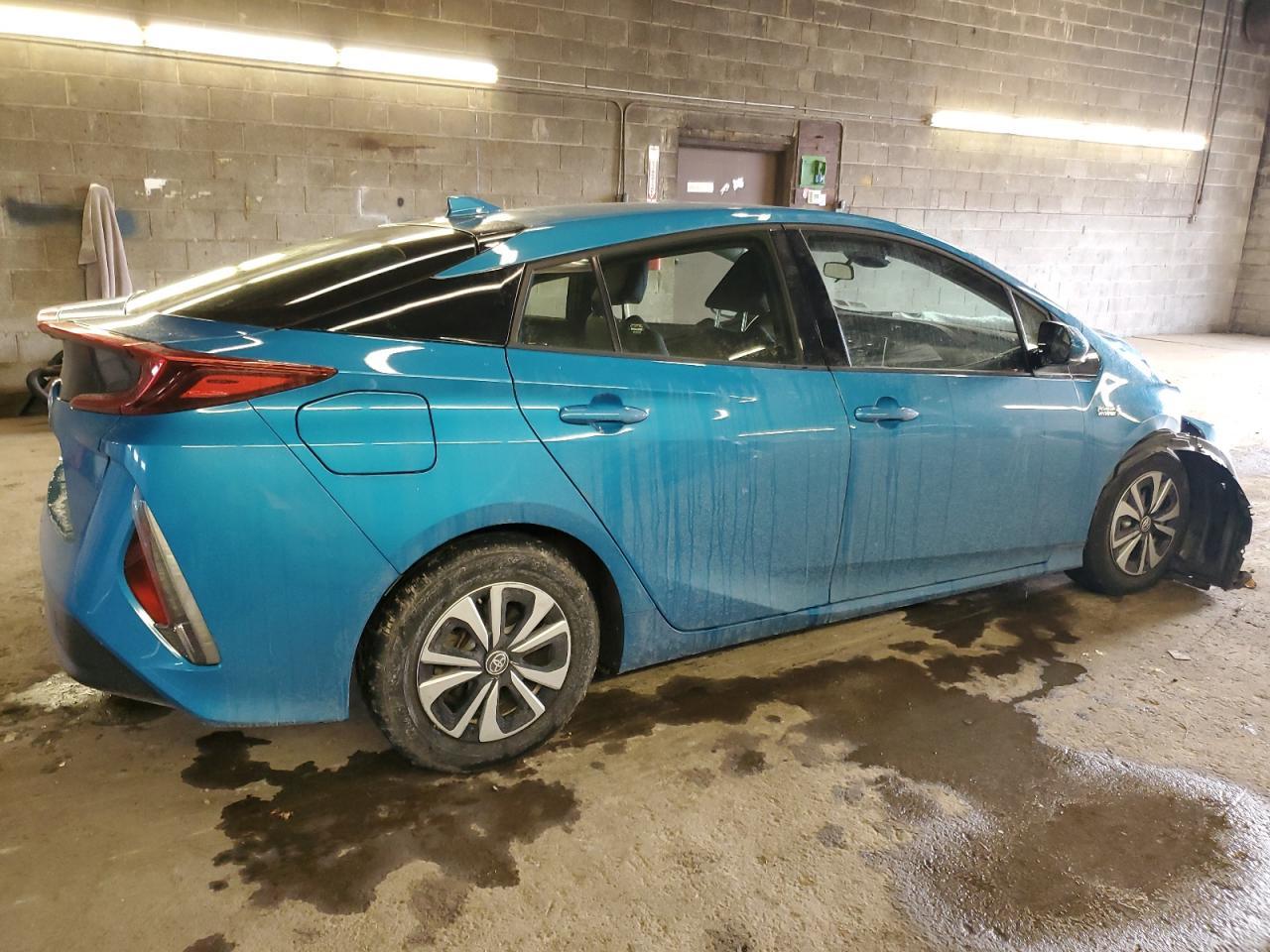 2018 TOYOTA PRIUS PRIM - Image 3