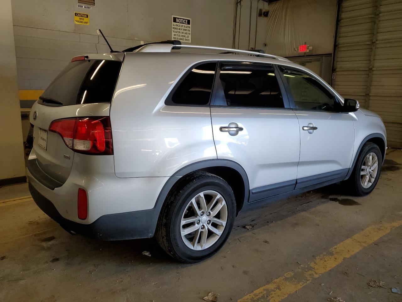2014 KIA SORENTO LX - Фото 3