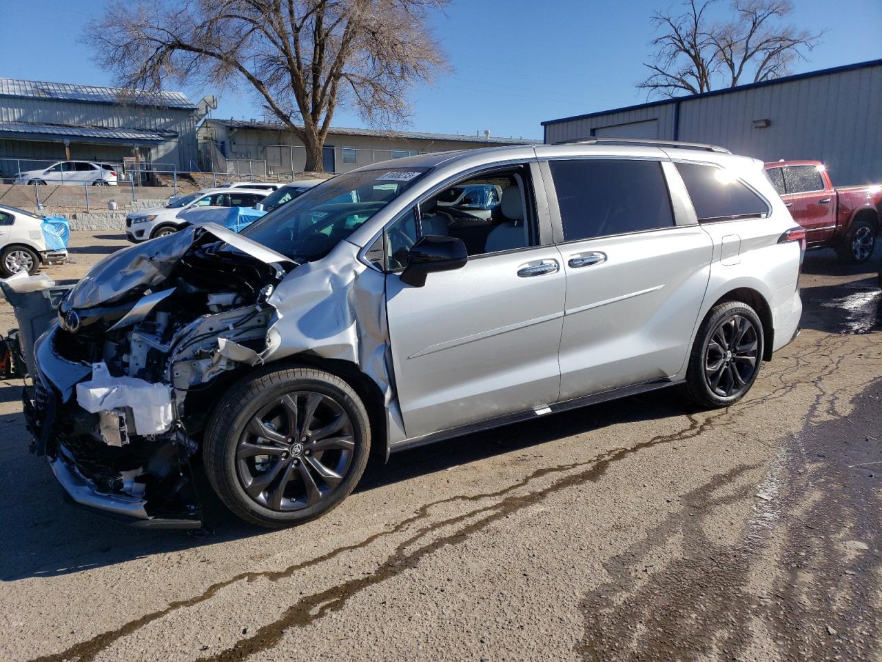 2023 TOYOTA SIENNA XSE car image