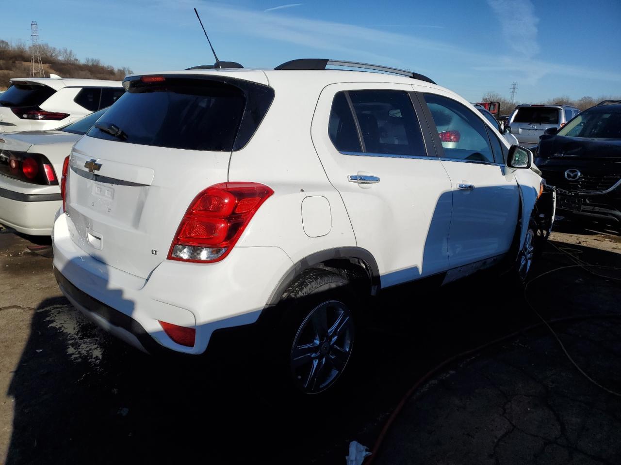 2018 CHEVROLET TRAX 1LT - Фото 3