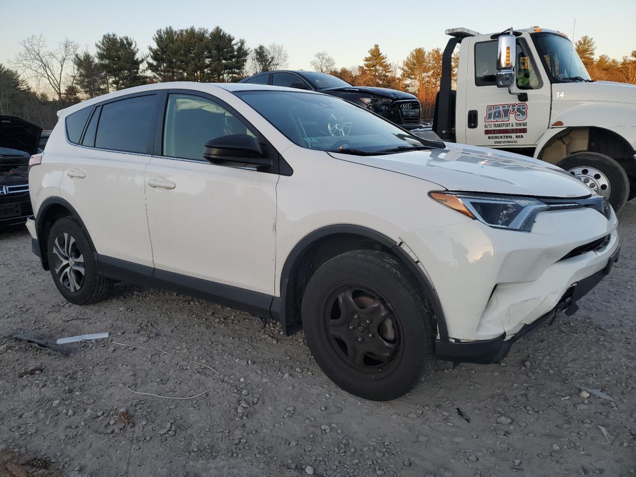 2018 TOYOTA RAV4 LE - Image 4