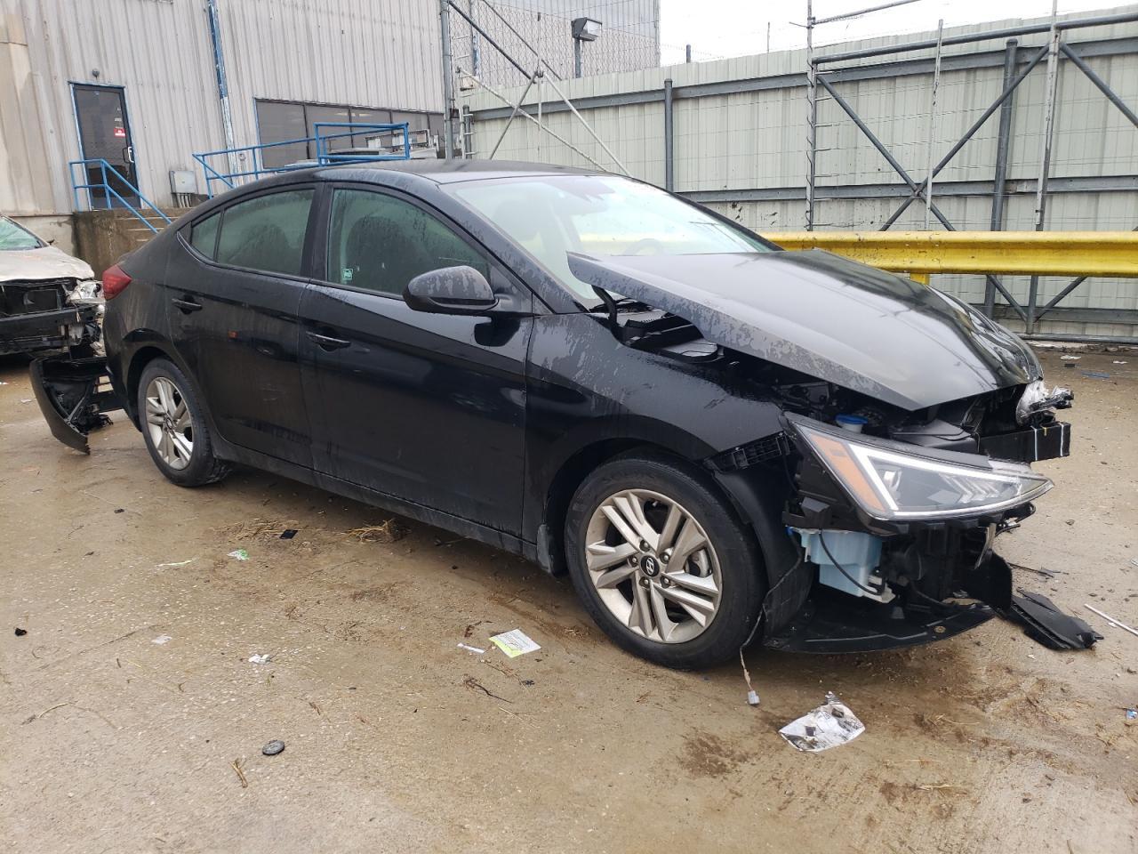 2019 HYUNDAI ELANTRA SE - Фото 4