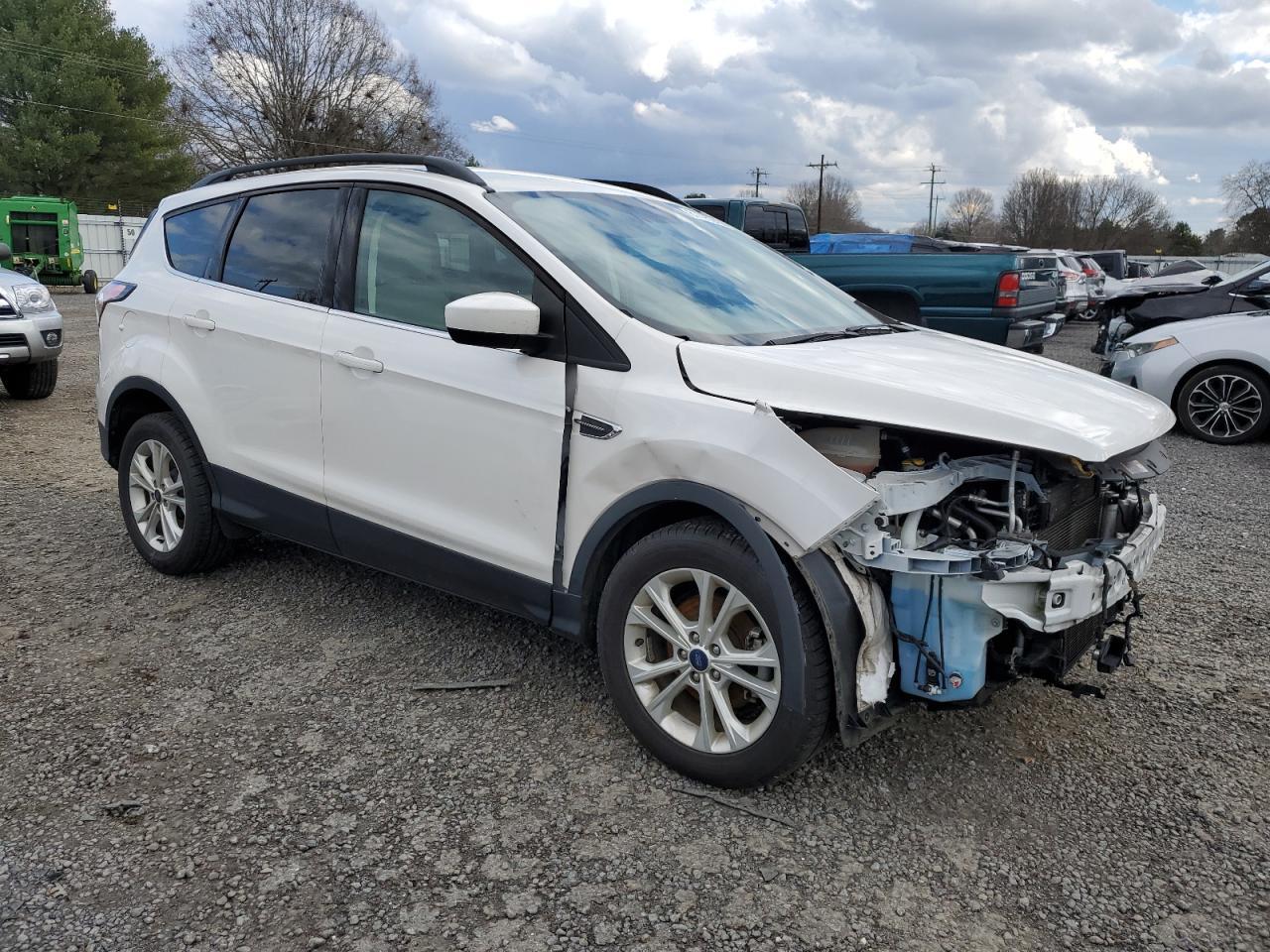 2017 FORD ESCAPE SE - Фото 4