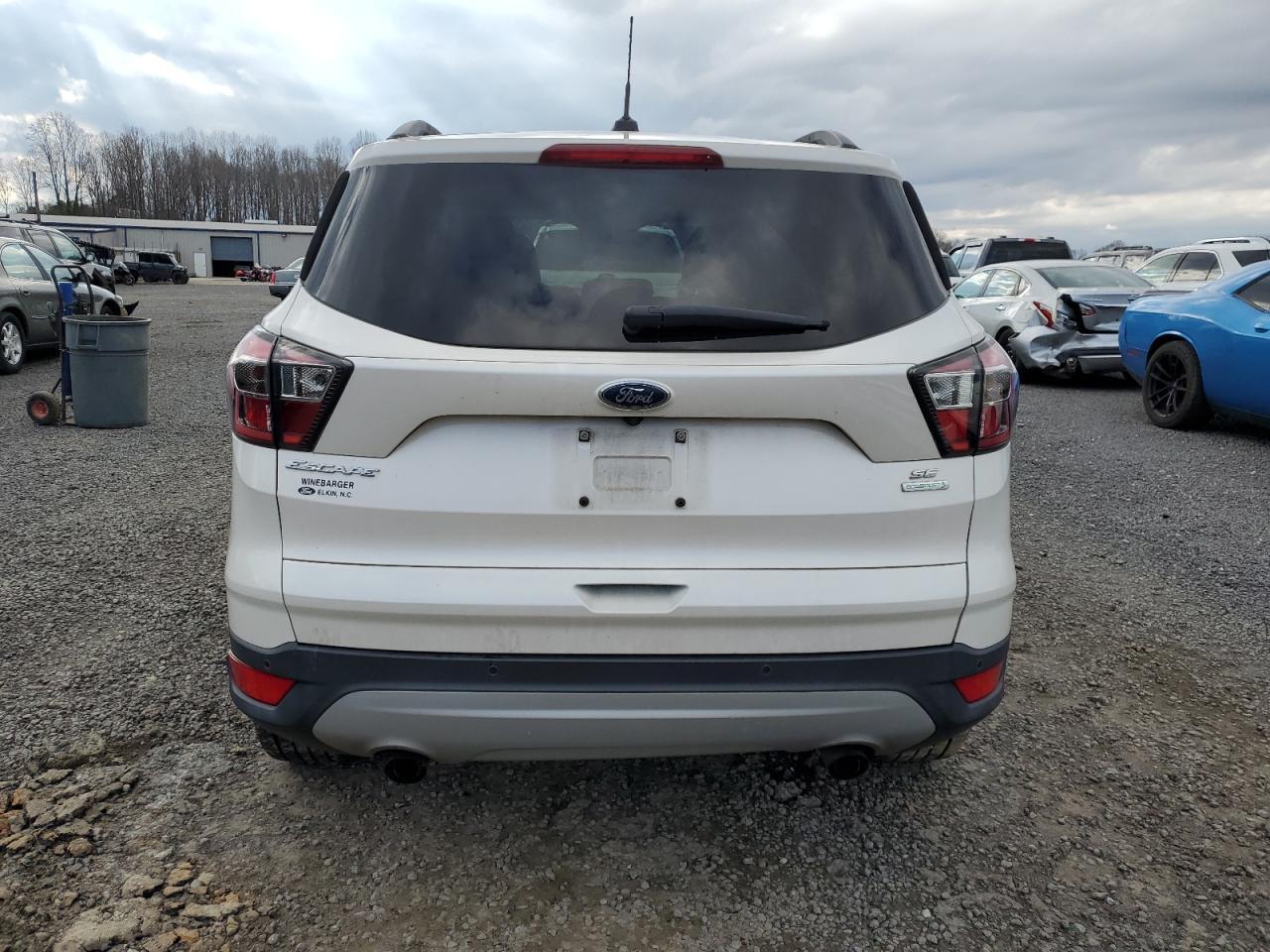 2017 FORD ESCAPE SE - Фото 6