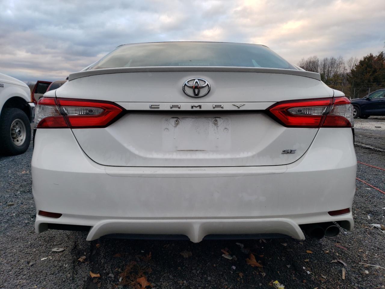 2018 TOYOTA CAMRY L - Image 6