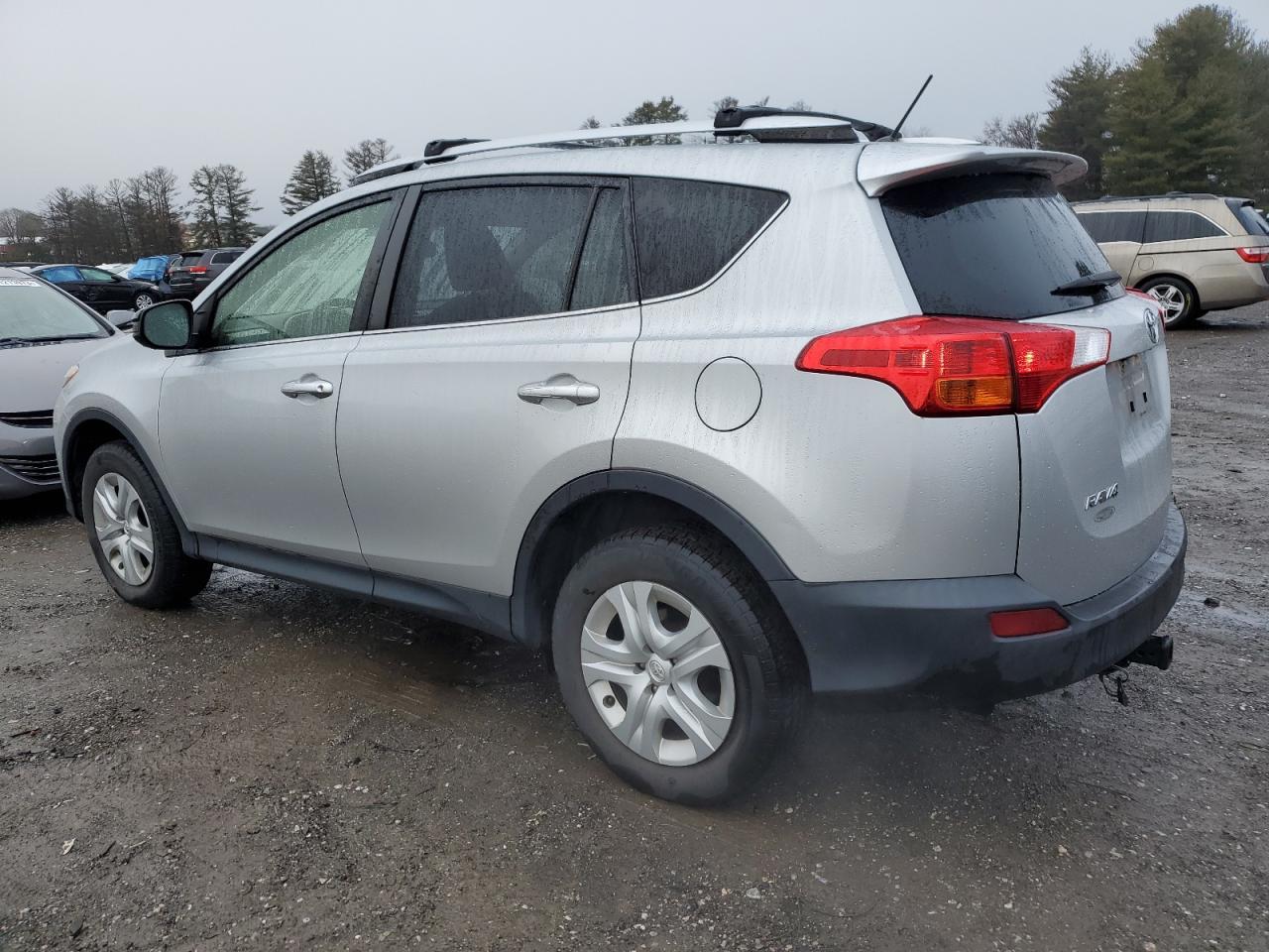 2015 TOYOTA RAV4 LE - Фото 2
