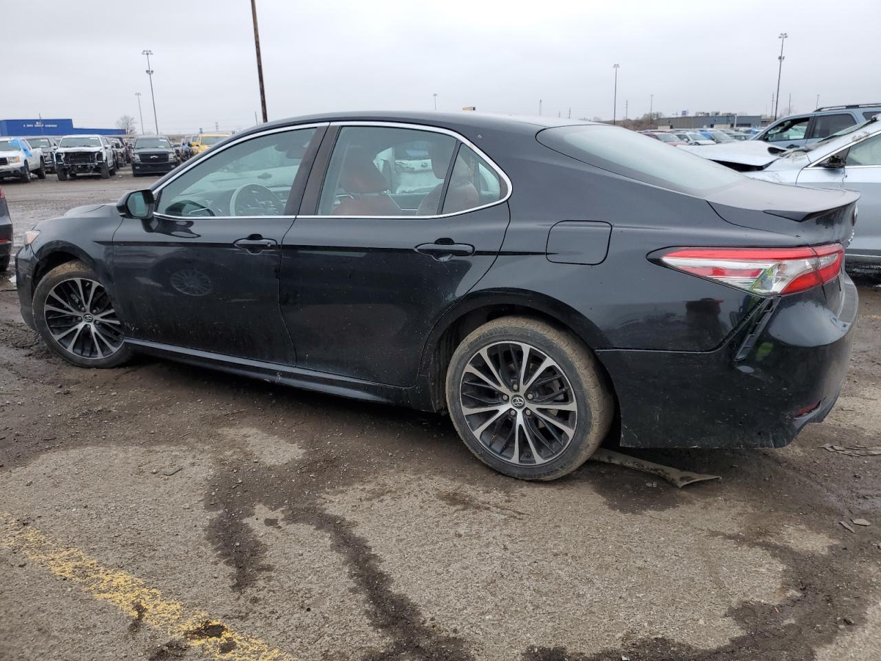 2018 TOYOTA CAMRY L - Фото 2