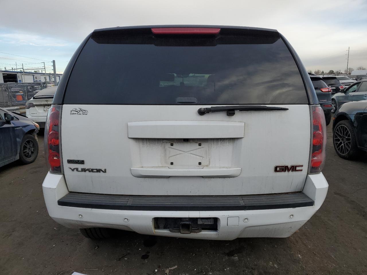 2012 GMC YUKON SLT - Image 6