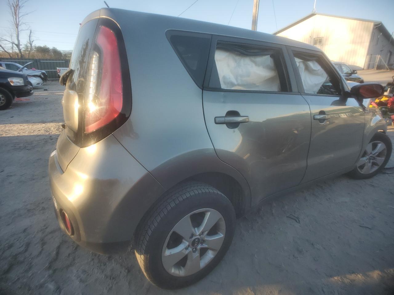 2019 KIA SOUL - Фото 3
