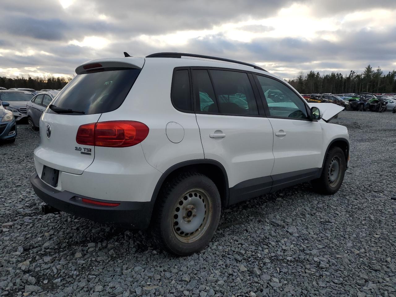 2015 VOLKSWAGEN TIGUAN S - Фото 3