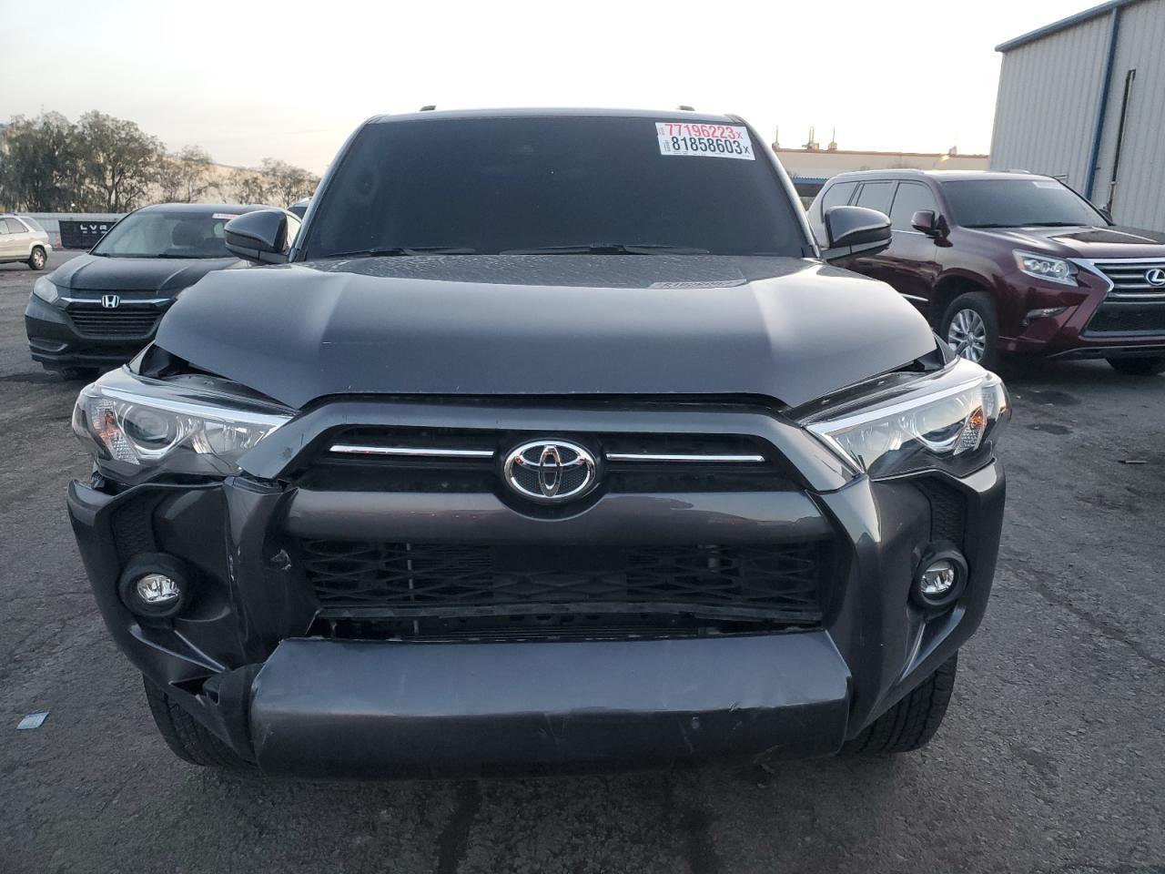 2022 TOYOTA 4RUNNER SR - Фото 5