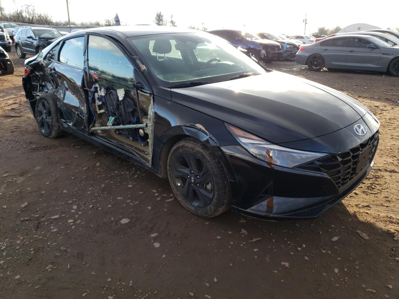 2023 HYUNDAI ELANTRA SE - Фото 4