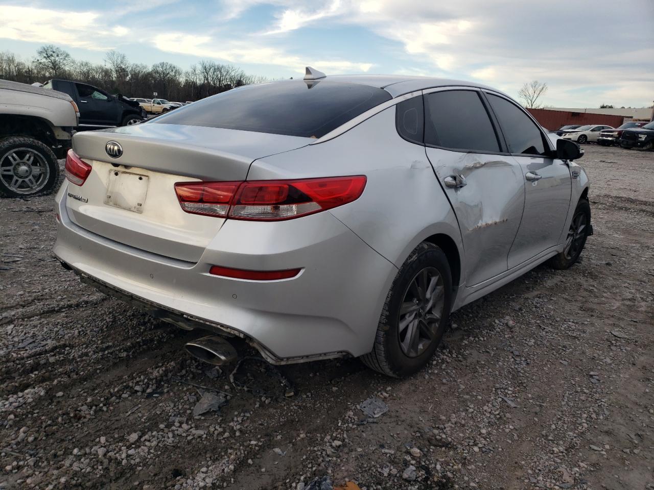 2020 KIA OPTIMA LX - Фото 3