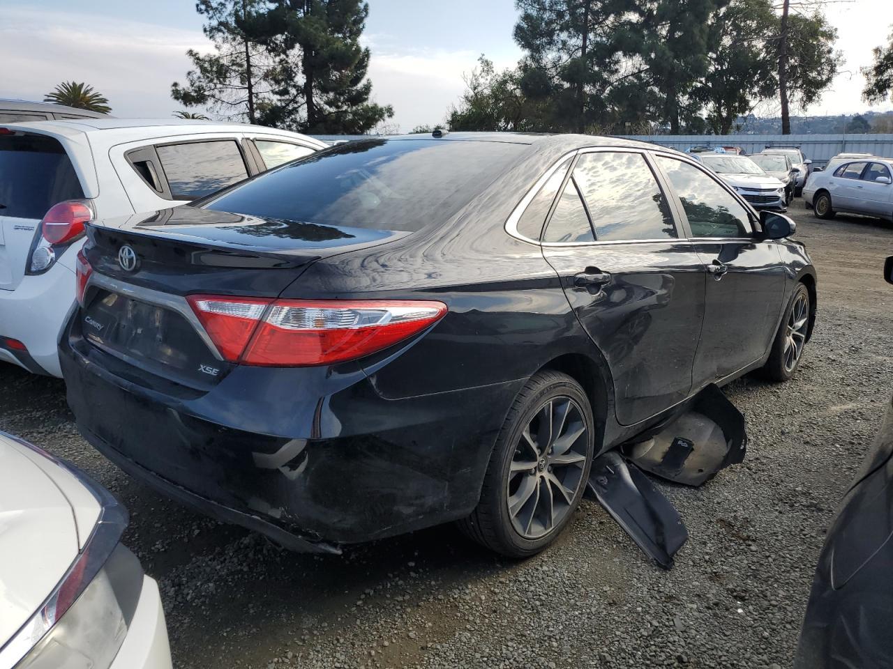 2015 TOYOTA CAMRY LE - Image 3