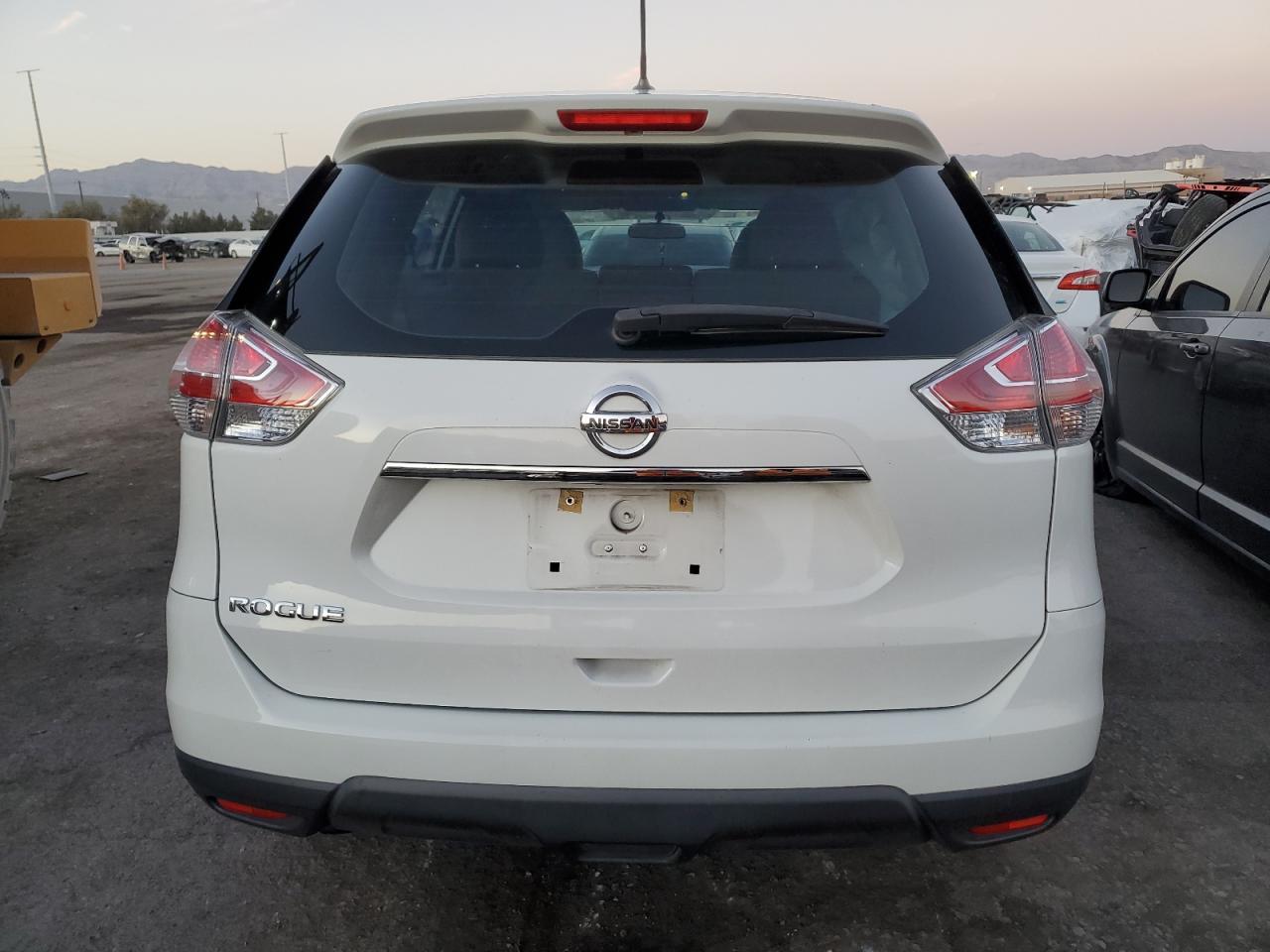 2015 NISSAN ROGUE S - Image 6